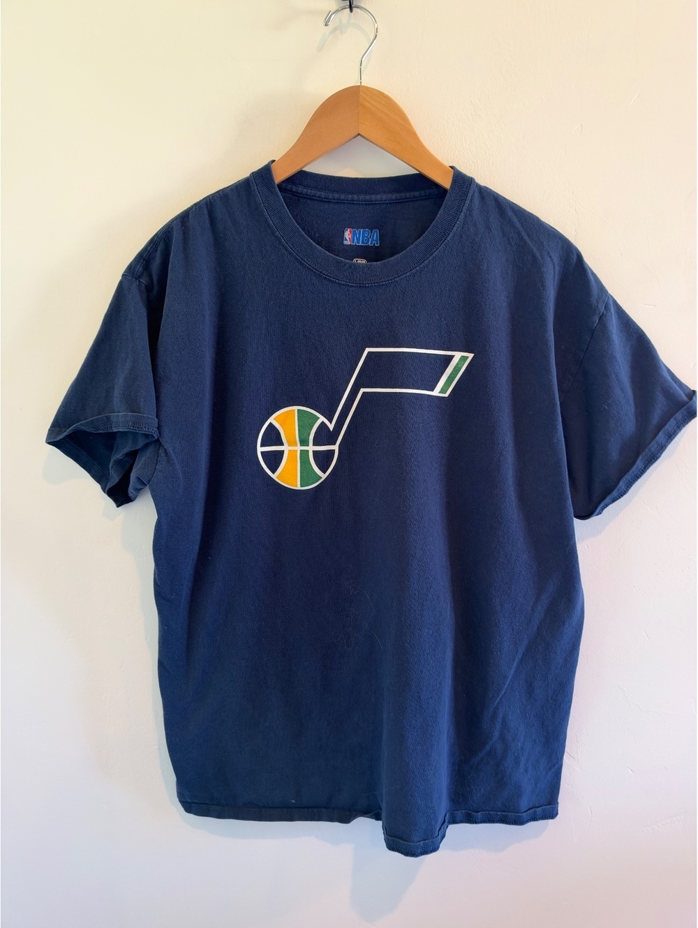 Utah Jazz NBA Men’s Logo Graphic T-Shirt Navy Blue Size Large